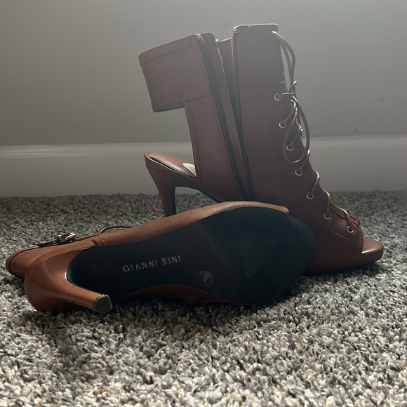 Gently used Gianni Bini heels. - Picture 4 of 4